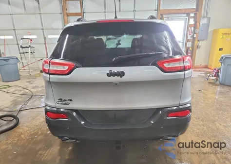 2016 Jeep Cherokee Latitude z USA, uszkodzony, nr VIN 1C4PJMCSXGW120976